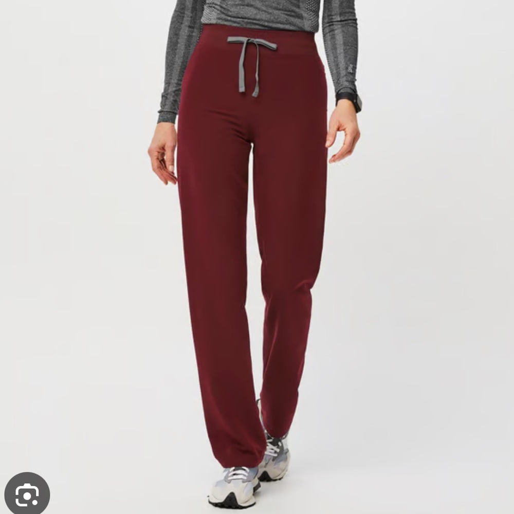 NWT Figs High Waisted Livingston Scrub Pants in Maroon in Small Tall